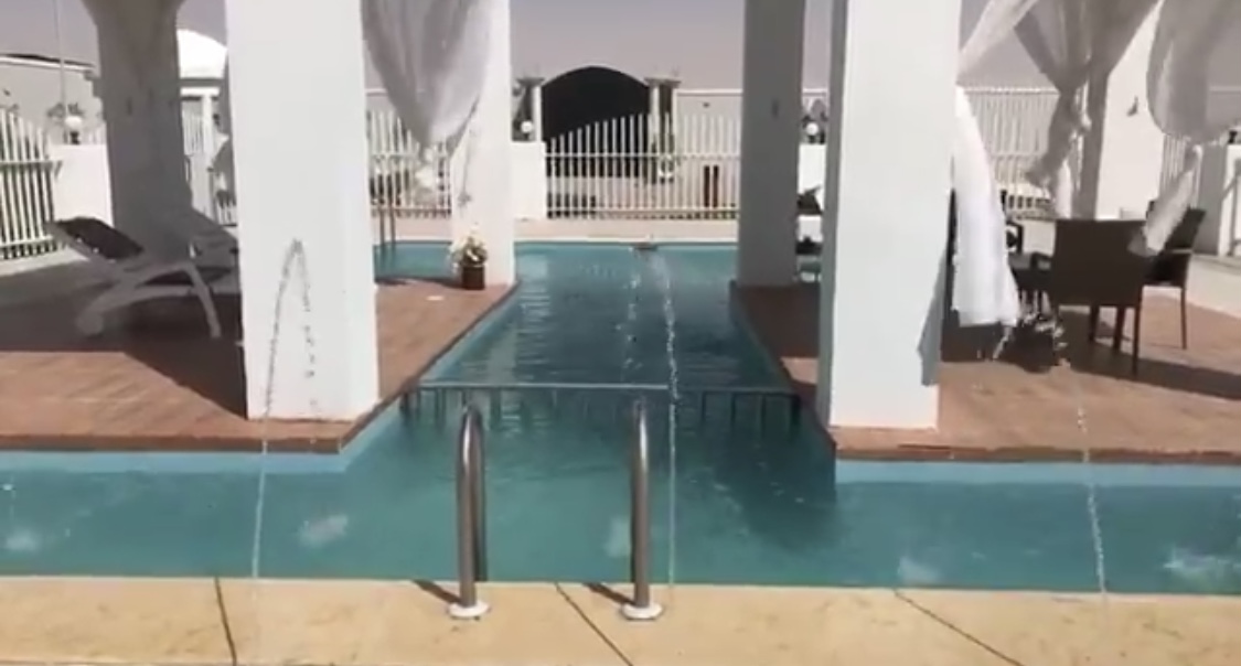 جلسة خارجية مكيفة