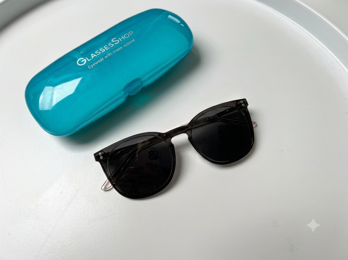 نظارة شمسية كلاسيكية مع حافظة أصلية - Classic Black Sunglasses